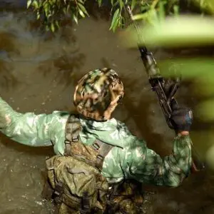 agent eaux et foret dans l'eau